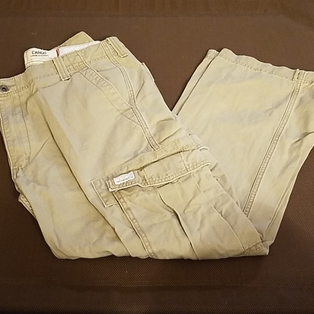 Levi's cargo loose straight tan pants. 36 x 30